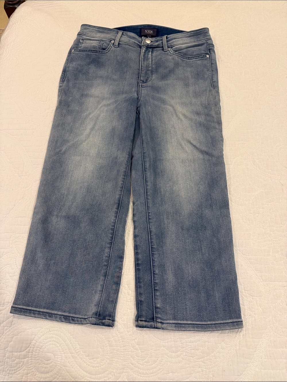 NYDJ Capri Jeans in Faded Blue Wash